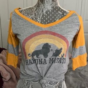 Graphic lion king tee